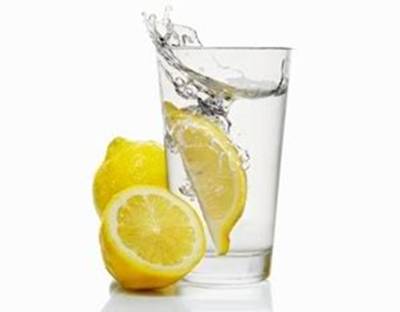 agua con limon